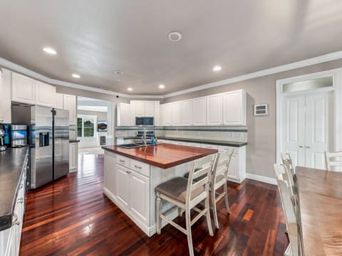 Photograph 10 of 4626 Nantucket Dr